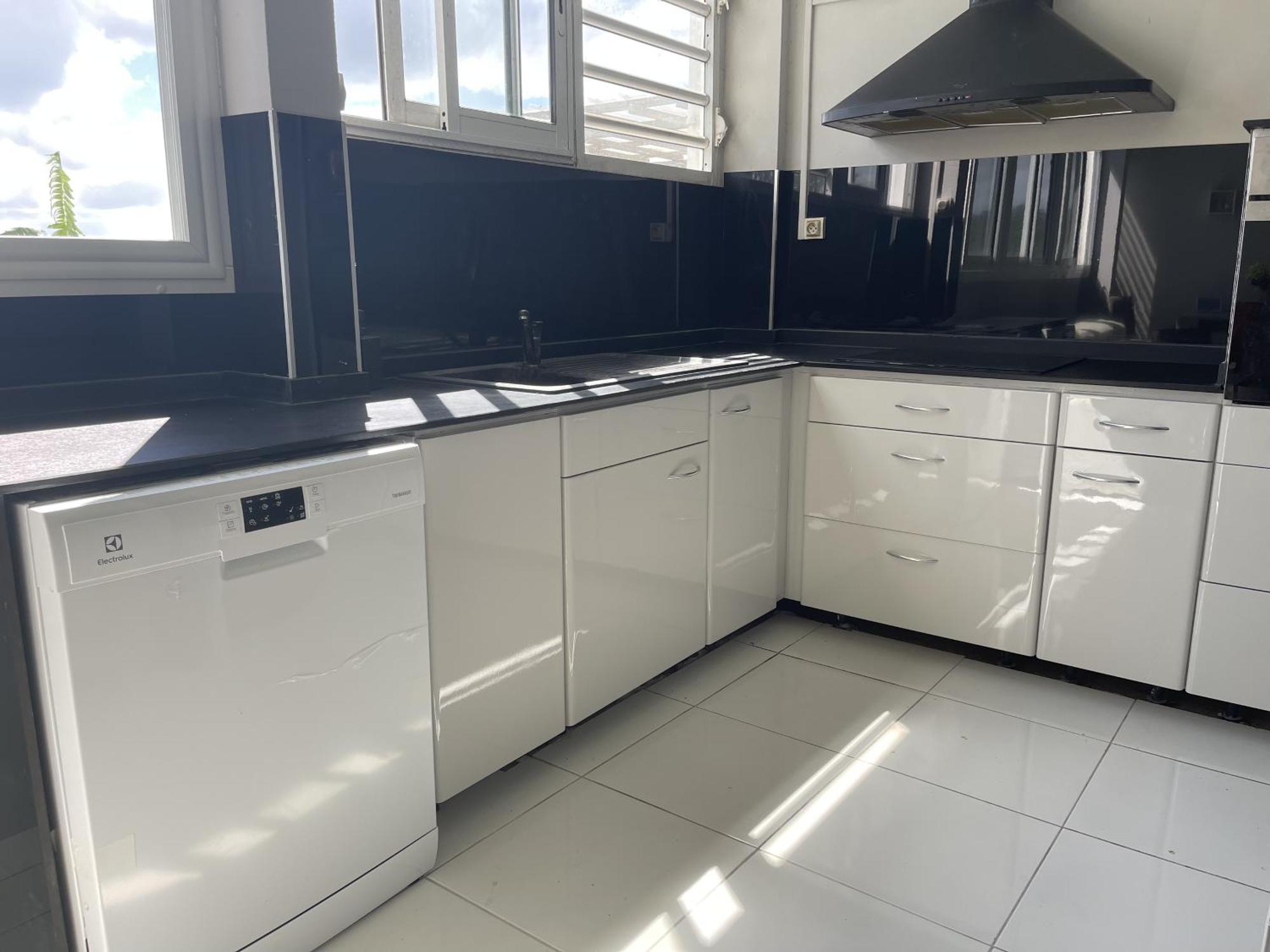 Appartement Lalau Avec Vue Sur La Mer Et Piscine Шелшер Екстериор снимка