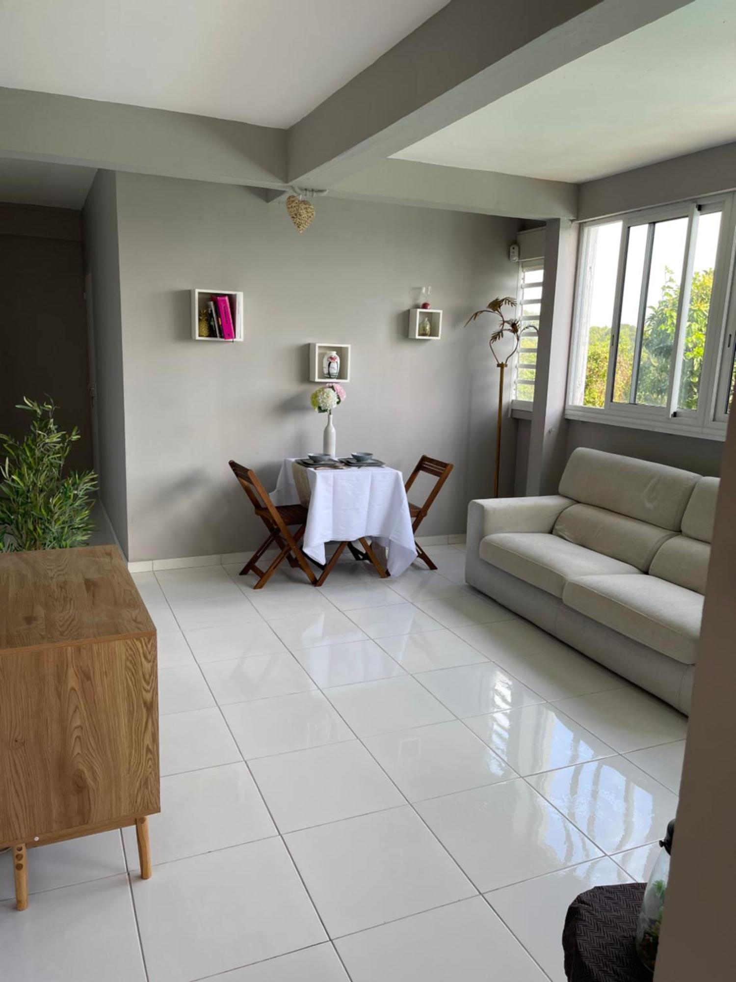 Appartement Lalau Avec Vue Sur La Mer Et Piscine Шелшер Стая снимка